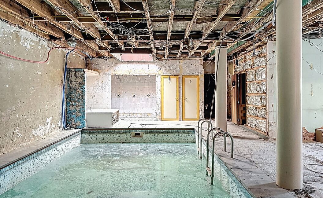 Commercieel gelijkvloers te koop in Aartselaar