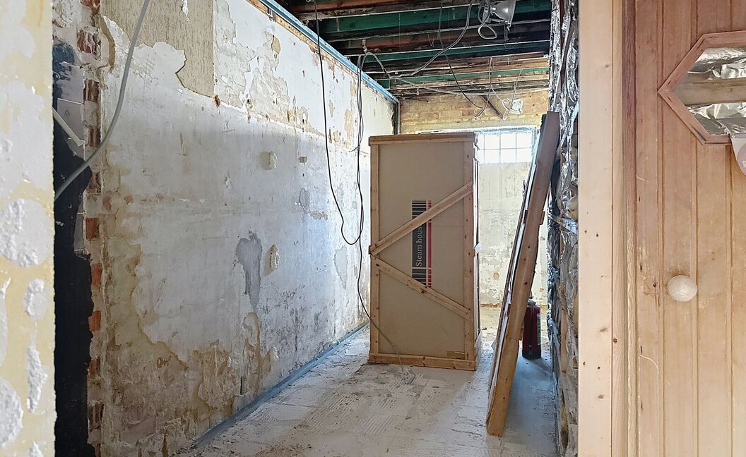 Commercieel gelijkvloers te koop in Aartselaar