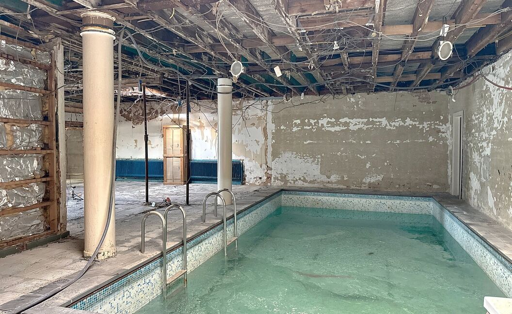 Commercieel gelijkvloers te koop in Aartselaar