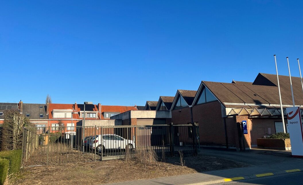 Commerci&euml;le building te huur in Aartselaar