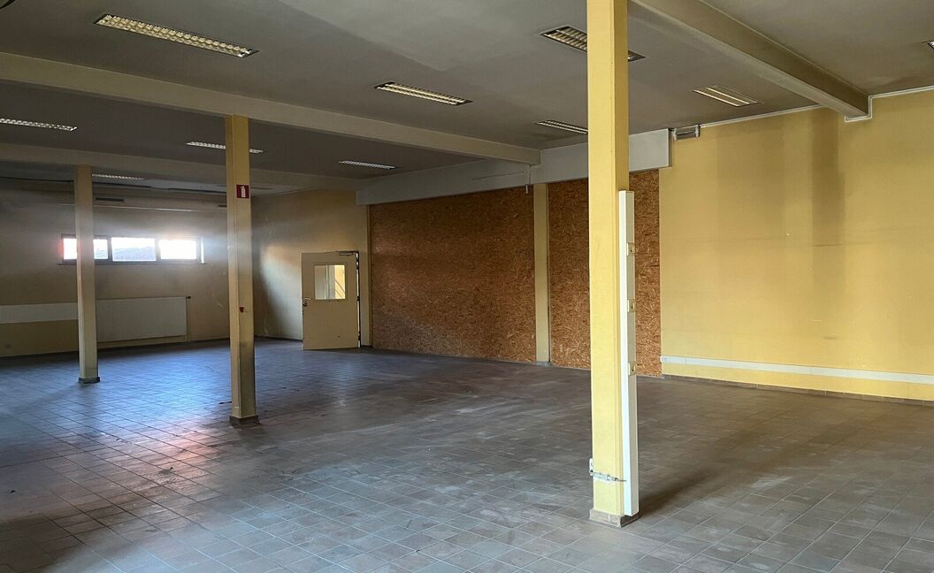 Commerci&euml;le building te huur in Aartselaar