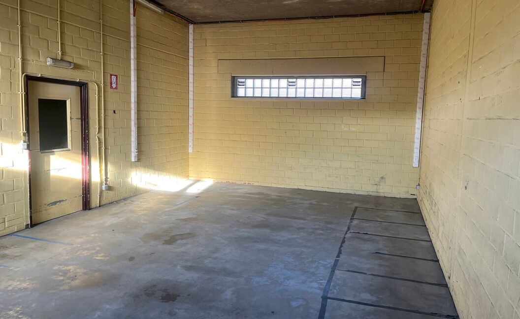 Commerci&euml;le building te huur in Aartselaar