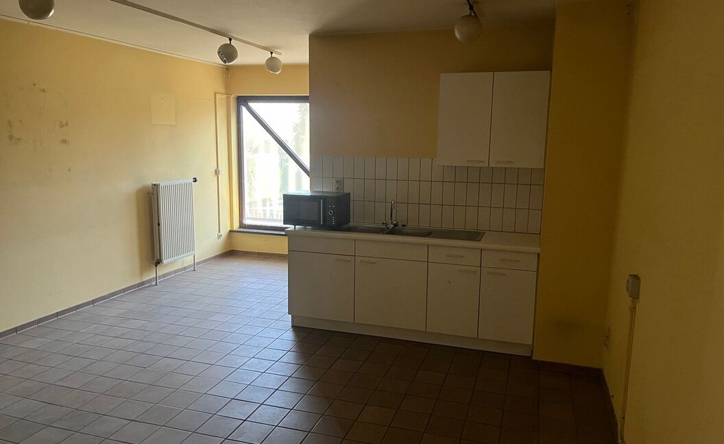 Commerci&euml;le building te huur in Aartselaar