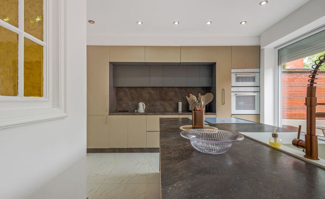 Gebouw voor gemengd gebruik te koop in Boom