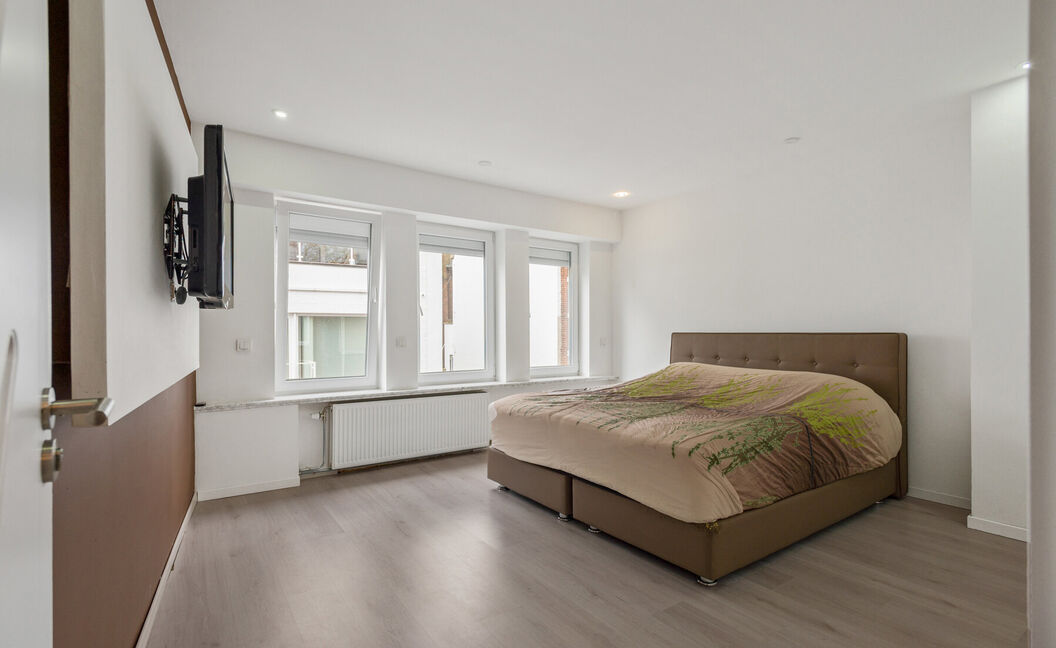 Gebouw voor gemengd gebruik te koop in Boom