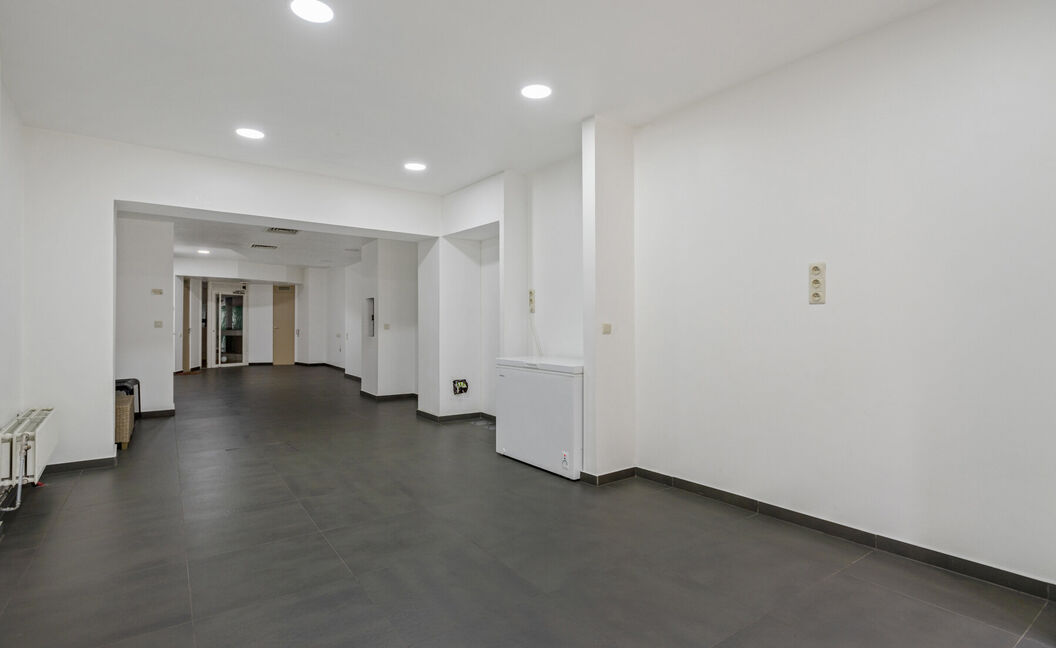 Gebouw voor gemengd gebruik te koop in Boom