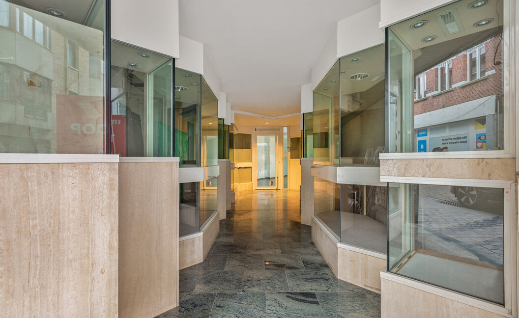 Gebouw voor gemengd gebruik te koop in Boom