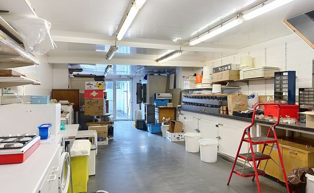 Gebouw voor gemengd gebruik te koop in Boom