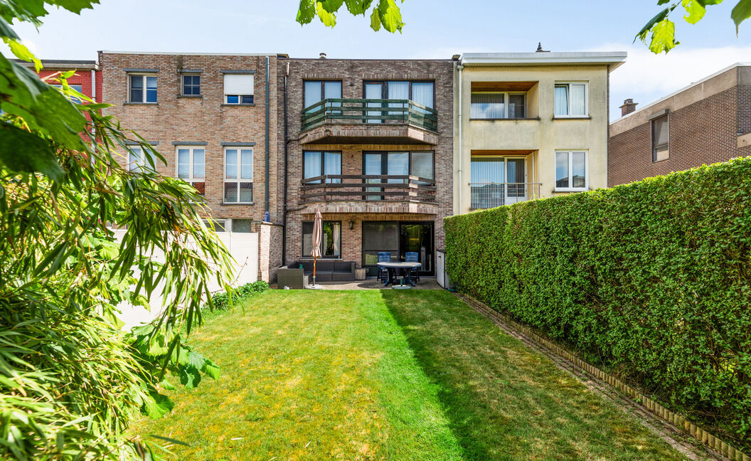 Gelijkvloerse verd. + tuin te koop in Aartselaar