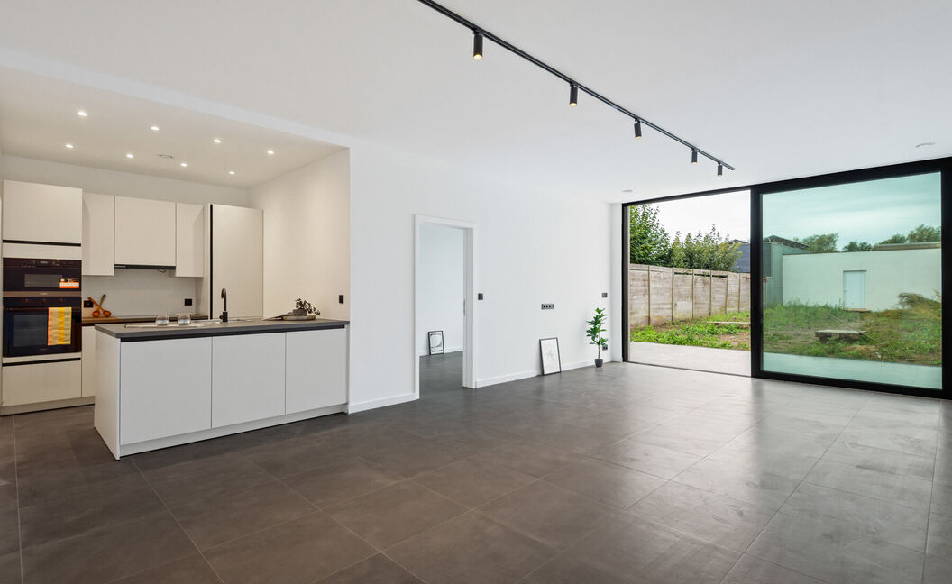 Gelijkvloerse verd. + tuin te koop in Hemiksem