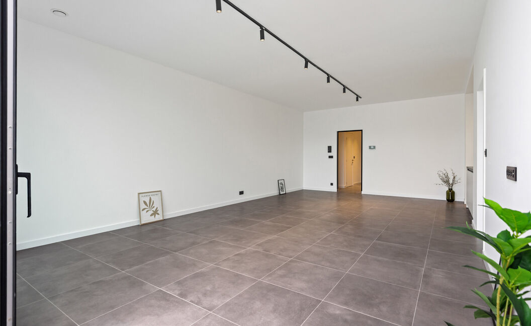 Gelijkvloerse verd. + tuin te koop in Hemiksem