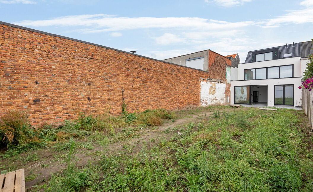 Gelijkvloerse verd. + tuin te koop in Hemiksem