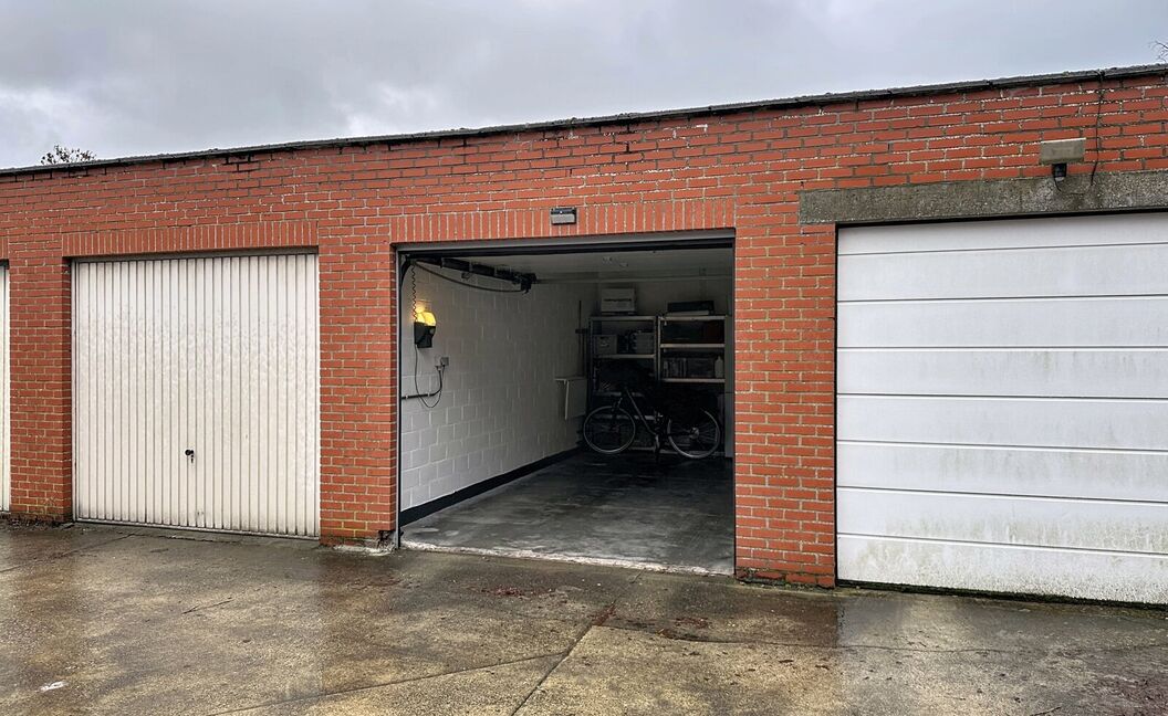 Gesloten garagebox te koop in Aartselaar