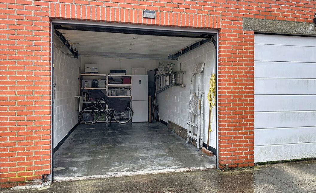 Gesloten garagebox te koop in Aartselaar