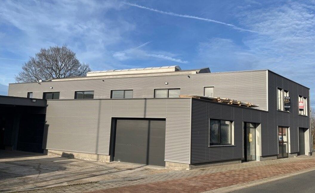 Industrieel gebouw te huur in Schelle