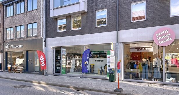 Commercieel gelijkvloers te koop in Aartselaar