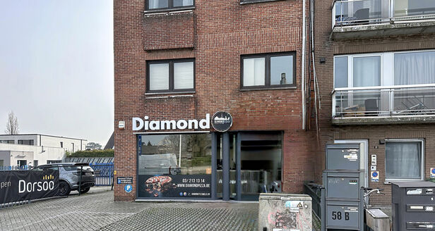 Commercieel gelijkvloers te koop in Aartselaar