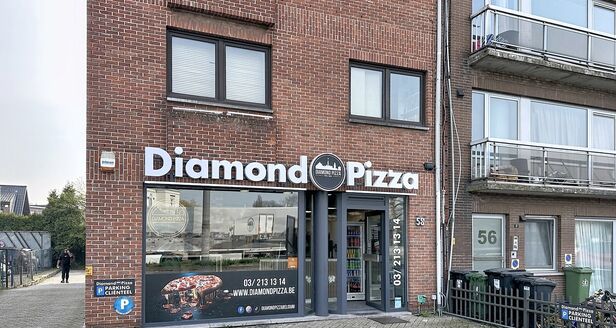 Commercieel gelijkvloers te koop in Aartselaar