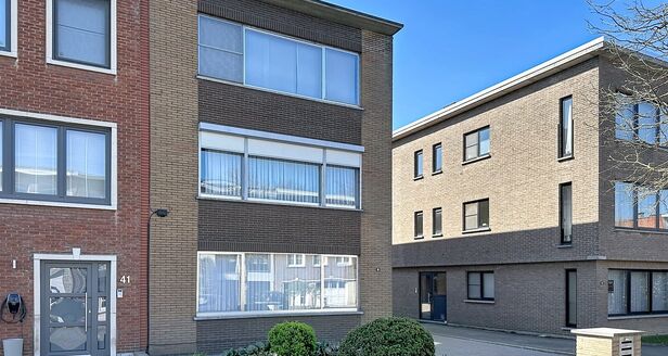 Gelijkvloerse verdieping te koop in Aartselaar