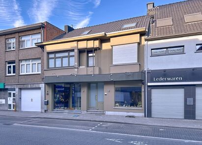 Commercieel gelijkvloers te huur in Aartselaar
