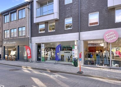Commercieel gelijkvloers te koop in Aartselaar