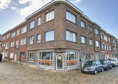 Commercieel gelijkvloers te koop in Boom